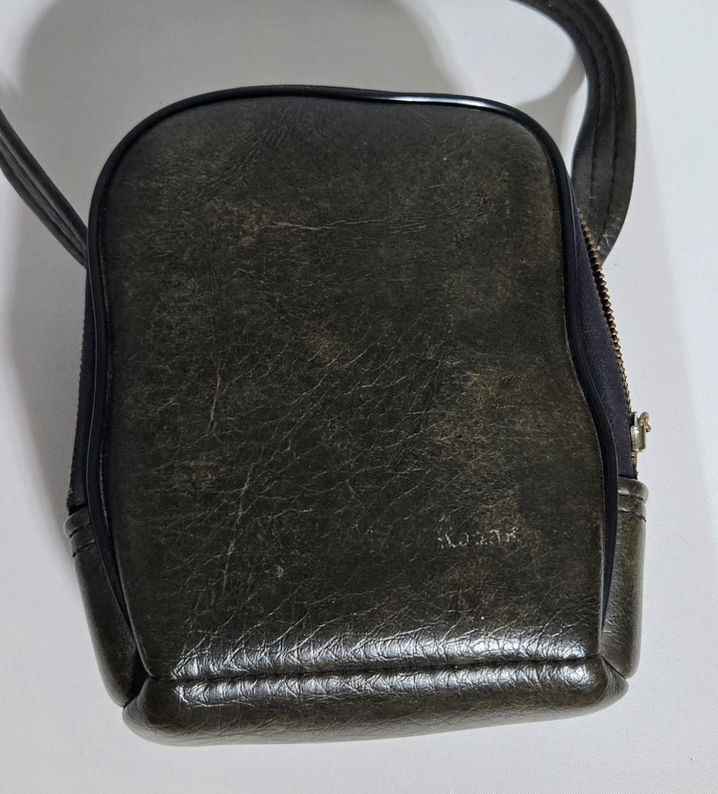 VINTAGE Kodak 5″x6″ Camera Crossbody Bag (Brown) Soft Interior Zipper Closure