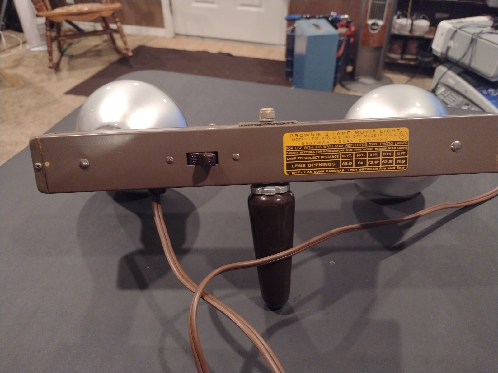 Vintage BROWNIE 2 Lamp Movie Light Eastman Kodak – Tested In Working Order