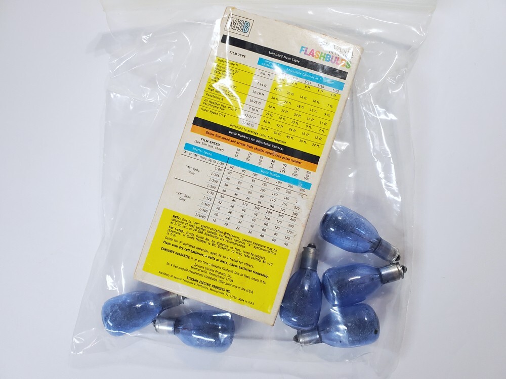 Vintage SYLVANIA M3B Blue Dot Flashbulbs Mixed Lot 12 In Original Box & 6 Extras