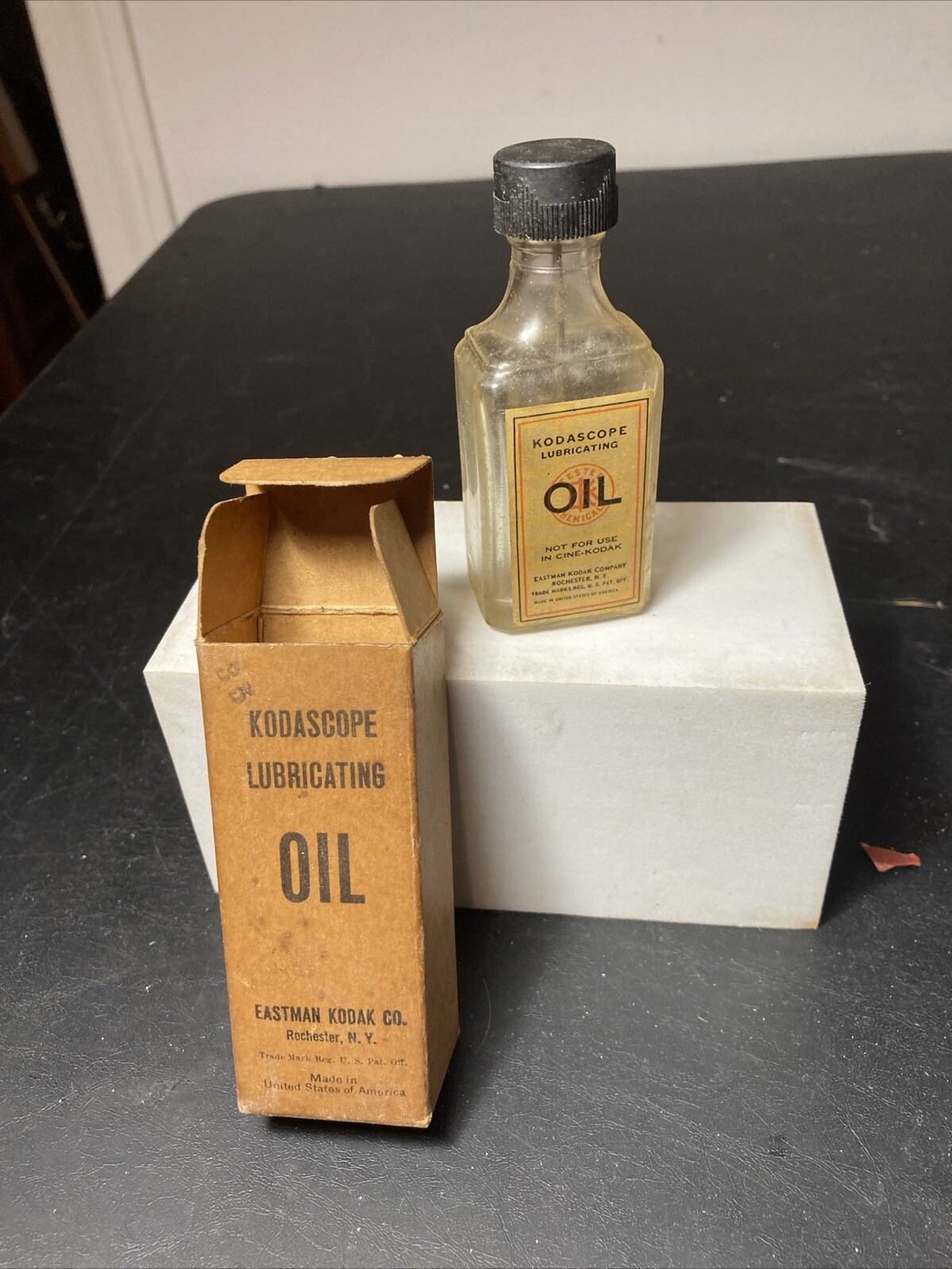 Vintage Eastman Kodak Kodascope Lubricating Oil. Bottle & Box. No Oil