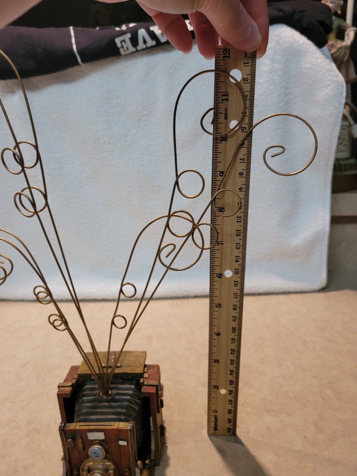 Darice Antique Style Camera Photo Or Card Holder – Early 19th Century Camera