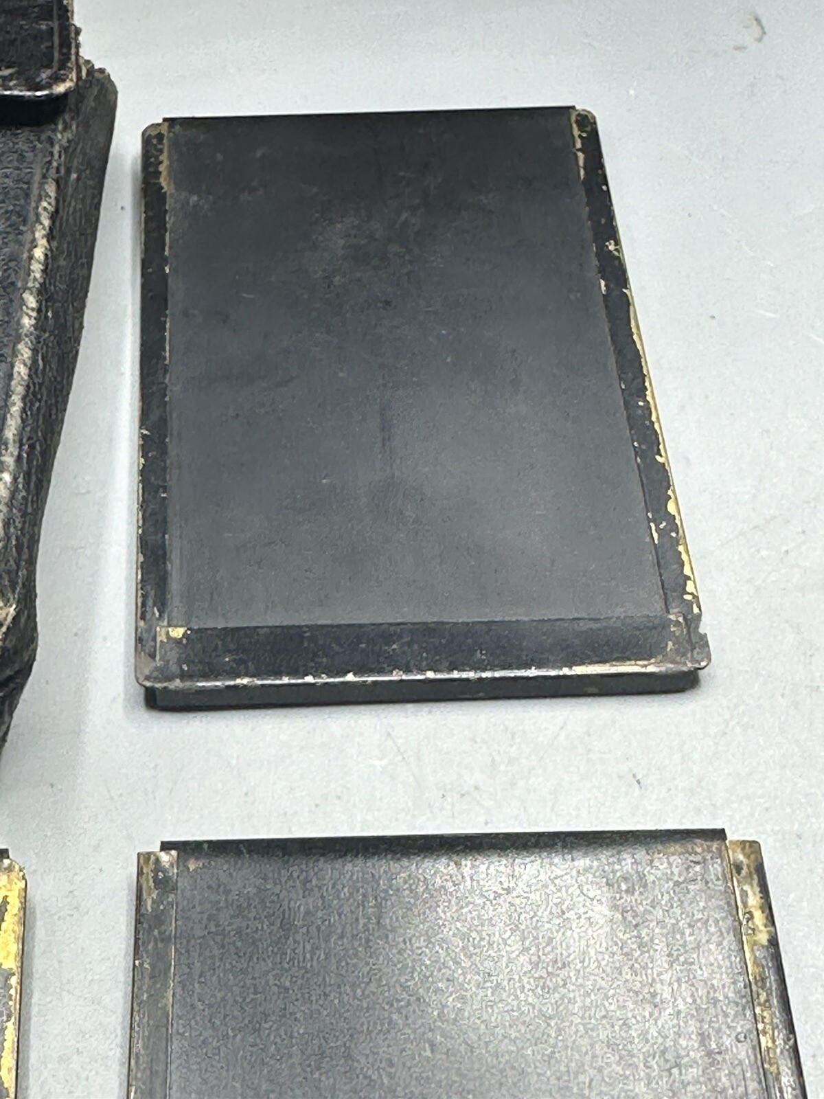 Adams & Company – London – Vesta – Metal film packs and case
