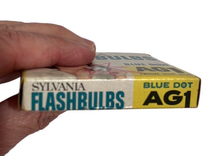 Vtg SYLVANIA Flashbulbs Blue Dot~AG1~12 Bulbs~New Open Box~MCM~Photography