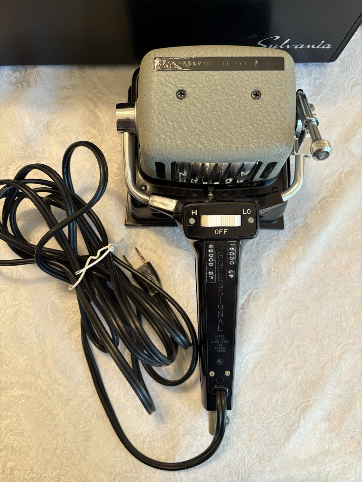 Vintage Sylvania Sun Gun Model SG-60 Movie Light, 2 Lenses , Works, Free case