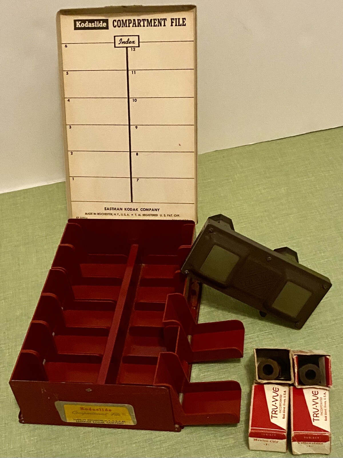 VTG LOT: Tru-Vue/Eastman Kodak KODASLIDE Compartment File/4 Slides SOLD AS IS