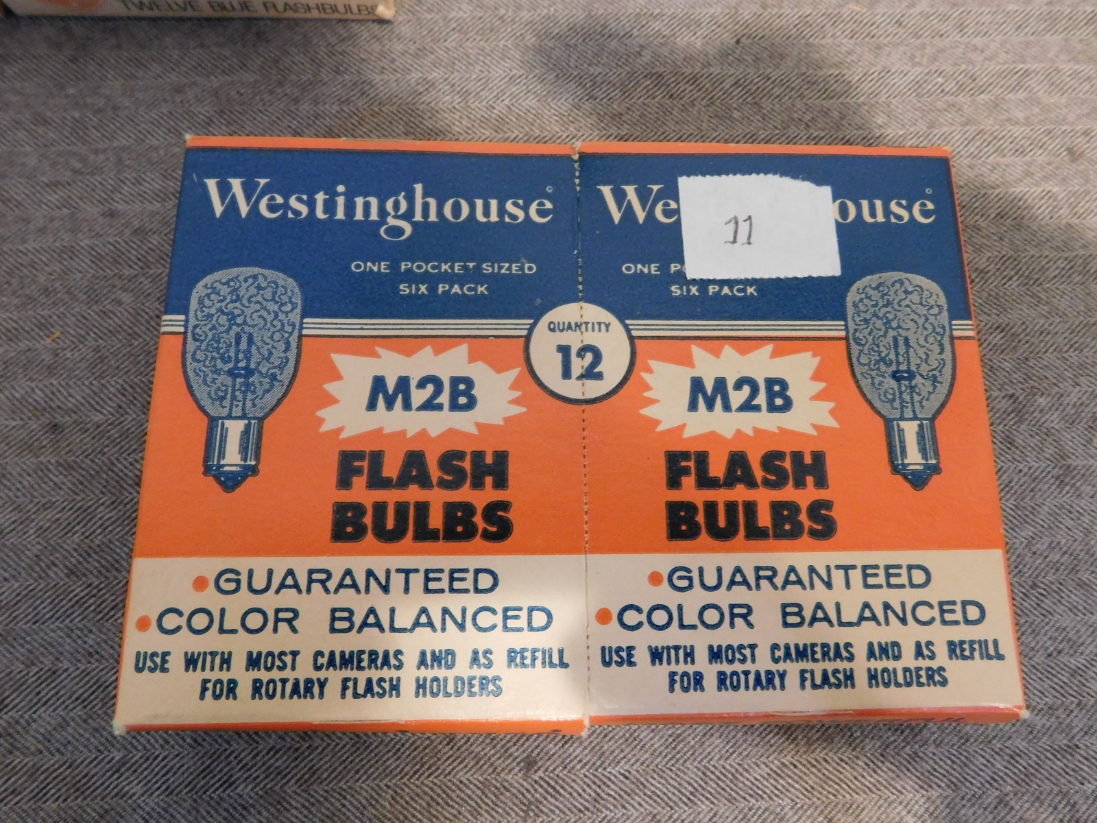 Lot Of M2B & M3B Camera Flashbulbs 52 Bulbs