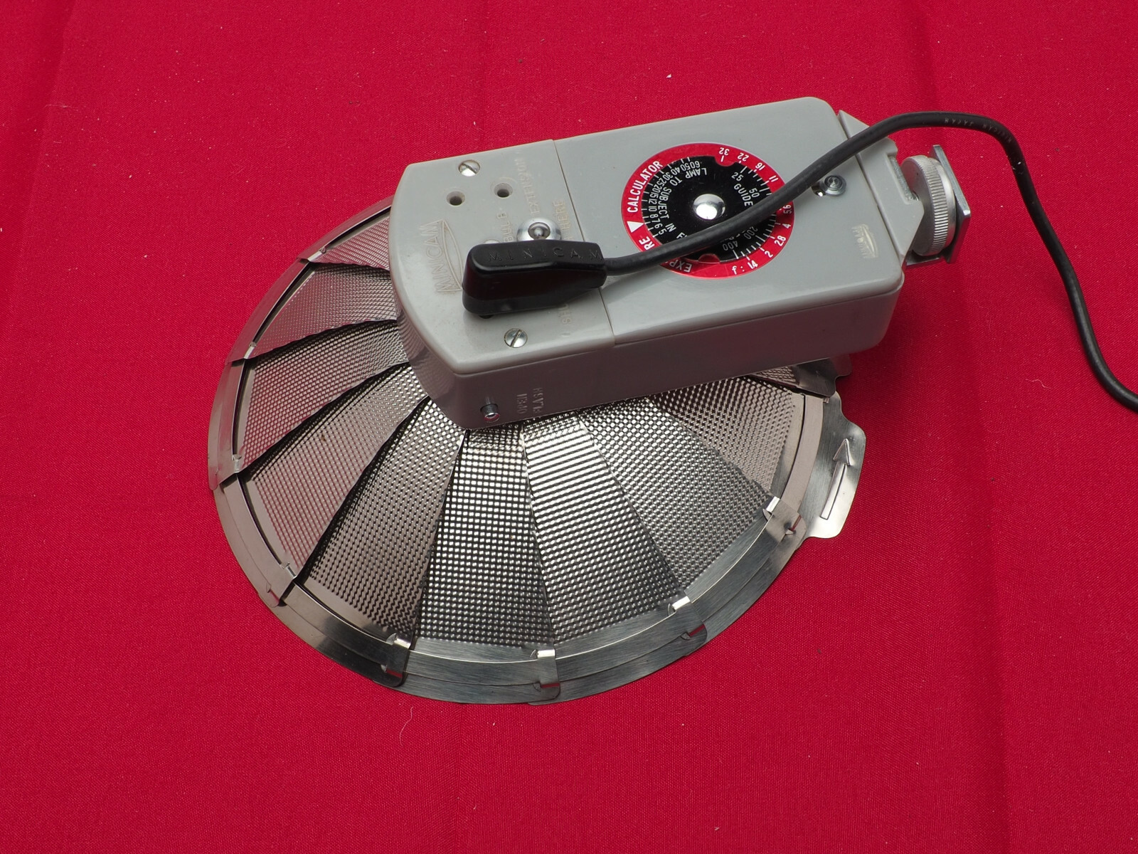 Vintage Minicam BC Pocket Flash Fan Flash looks clean READ