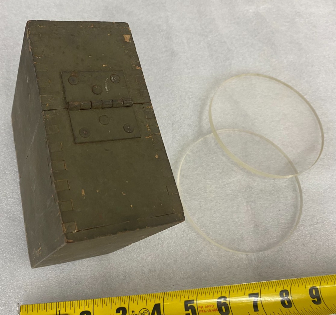 WW2 K-21 camera Filter box w/ 2 clear filters military (for graflex)