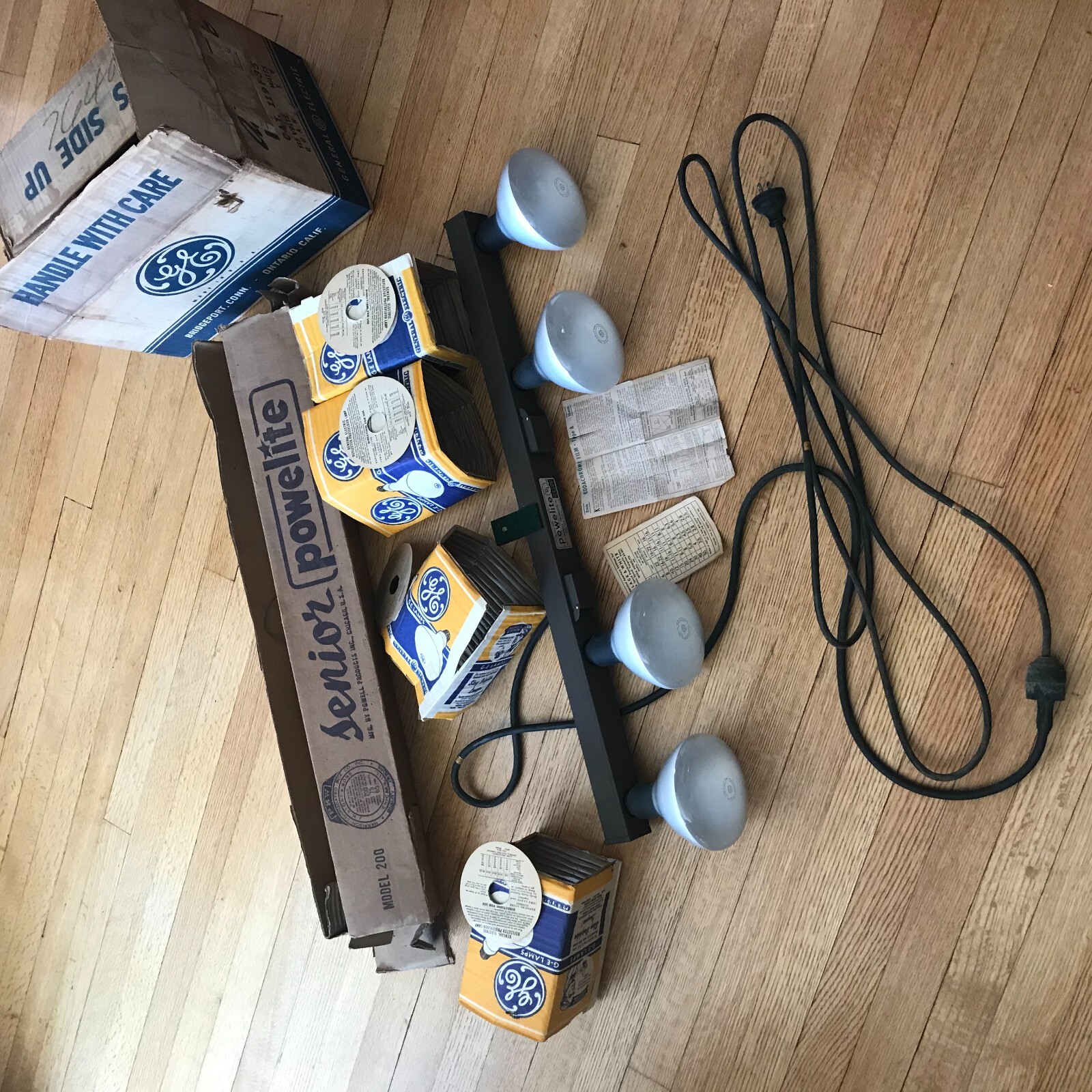 Senior Powelite vintage strip light Photo studio light working w/bulbs model 200
