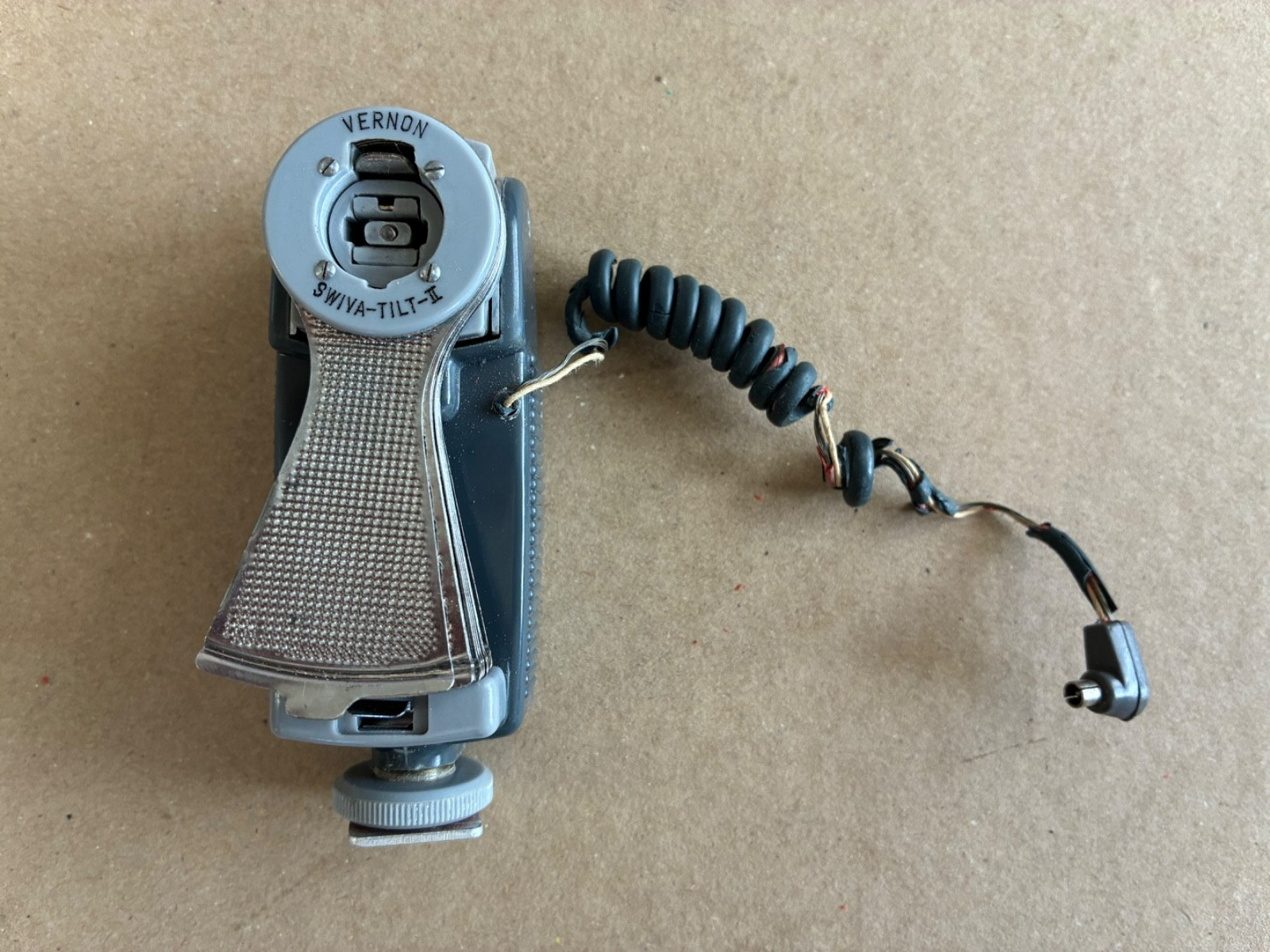 Vintage Vernon Swiya-Tilt-II Camera Flash Flashgun Made in Japan w/ Case