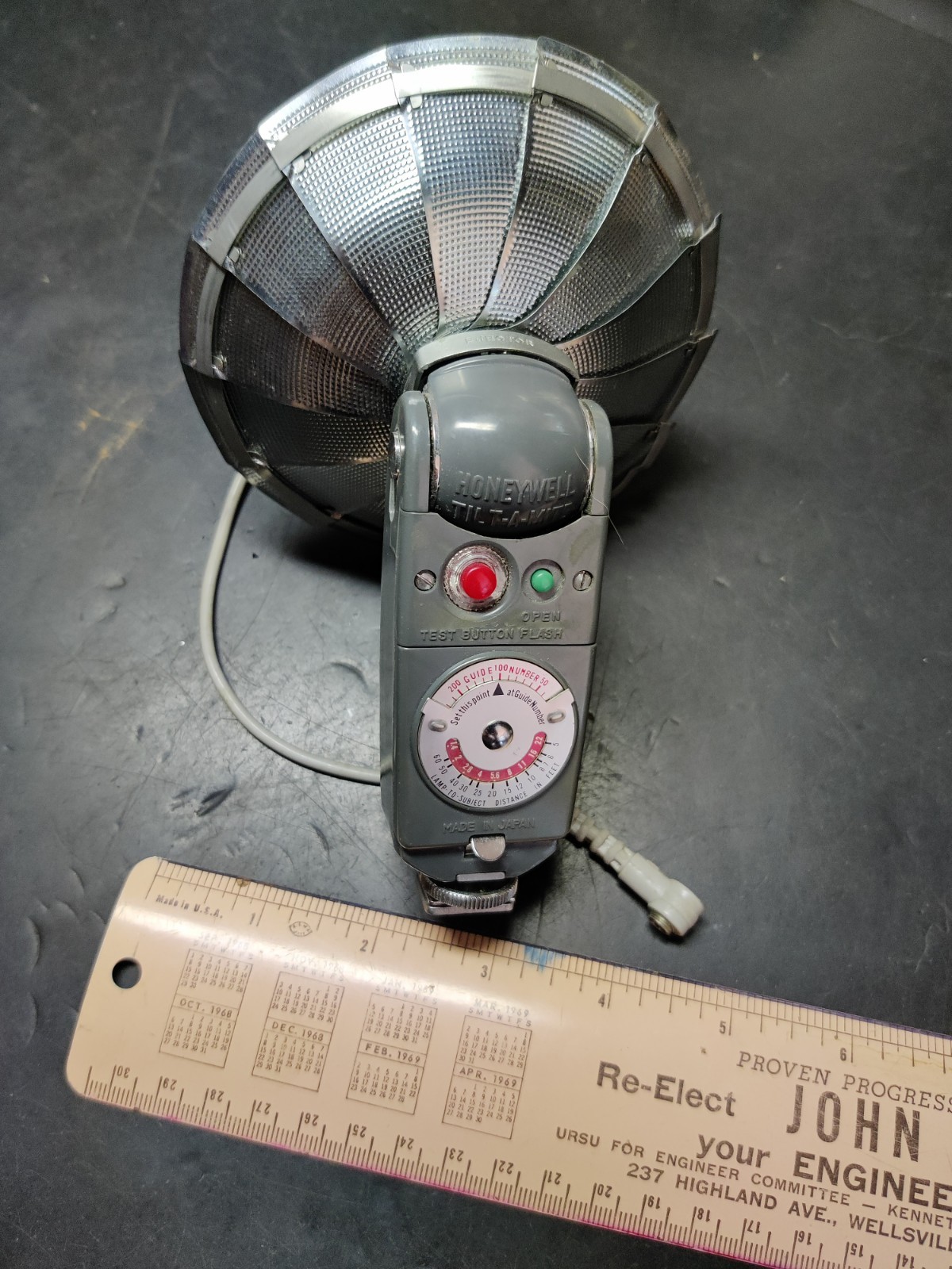 Honeywell Tilt-A-Mite Collapsible Flash Unit Vintage, Untested