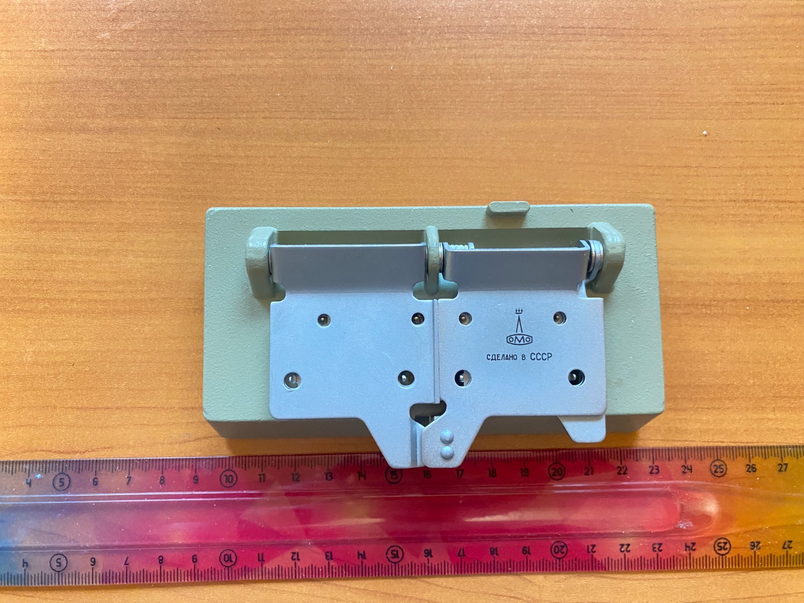 MPP-4 Universal press for splicing amateur films 8-16 mm and super-8. USSR.