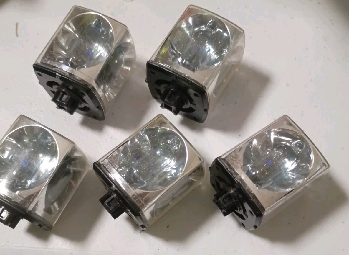 VINTAGE Flas CUBES Five SYLVANIA X Blue DOT & Two ITT HI-Power CUBES