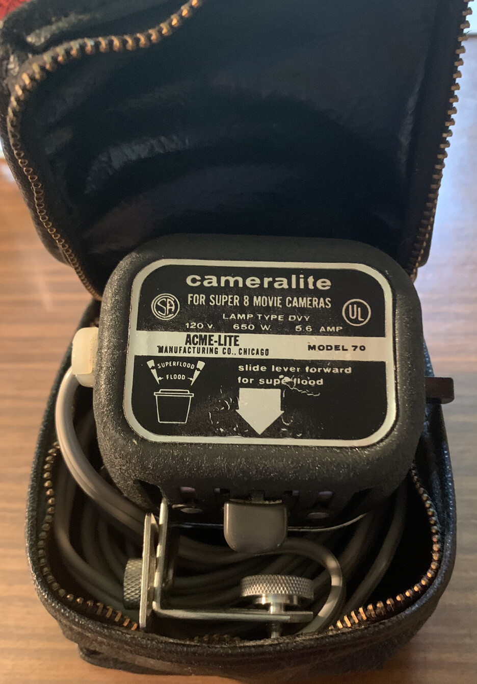 Vintage GE Cameralite 70 Acme-Lite Movie Camera Light For Super 8 Cameras – Nice