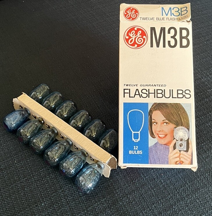 Vintage General Electric M3B Blue Flashbulbs (Pack of 12) Made in USA