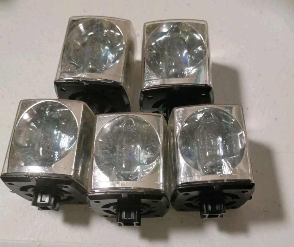 VINTAGE Flas CUBES Five SYLVANIA X Blue DOT & Two ITT HI-Power CUBES