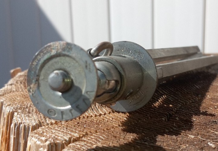 VINTAGE WILLO FOLDING POCKET TRIPOD GERMANY WITH SWIVEL HEAD 8″-13″