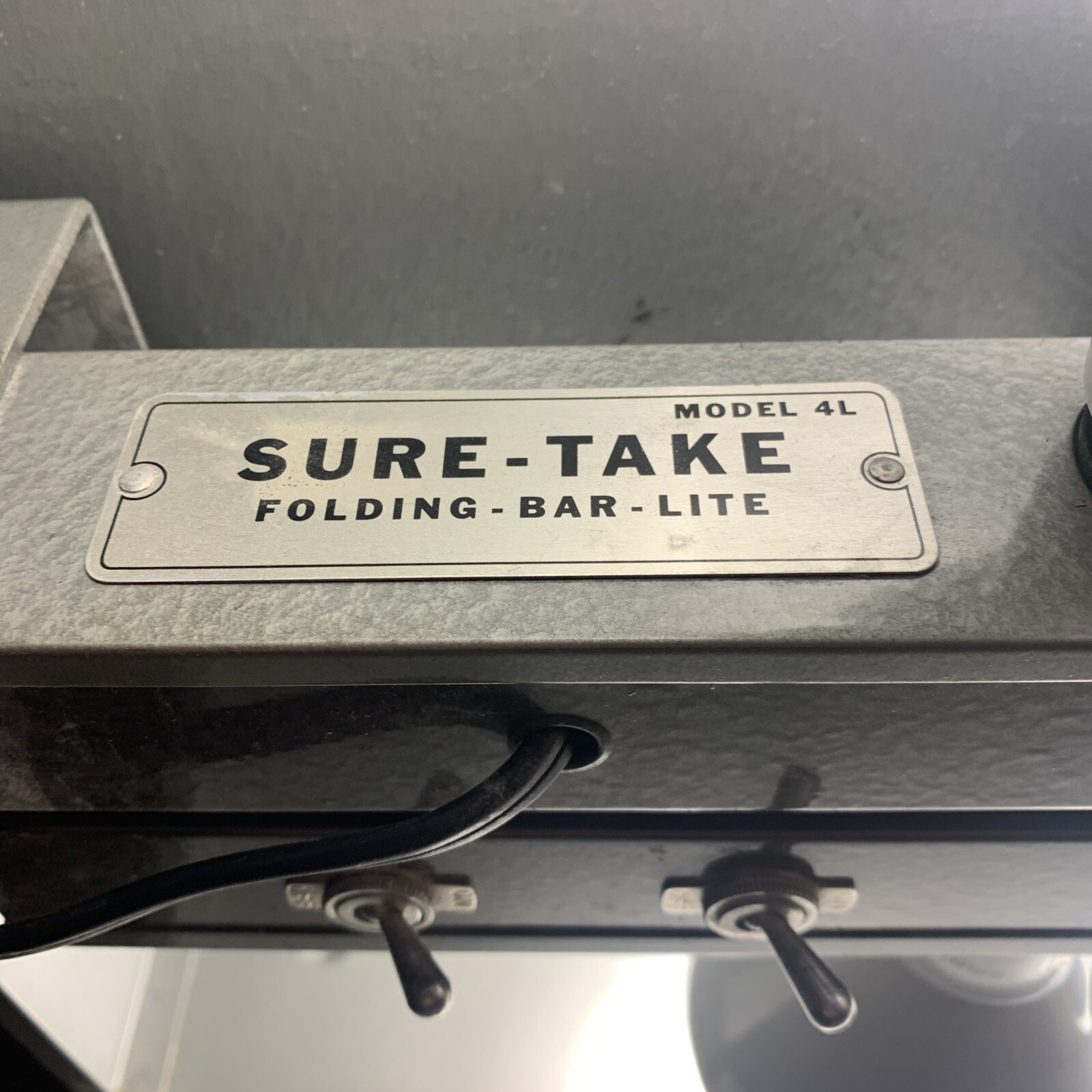 VINTAGE SURE-TAKE POWELITE MOD. 4L FOLDING BAR-LITE PORTABLE CAMERA LIGHT SYSTEM