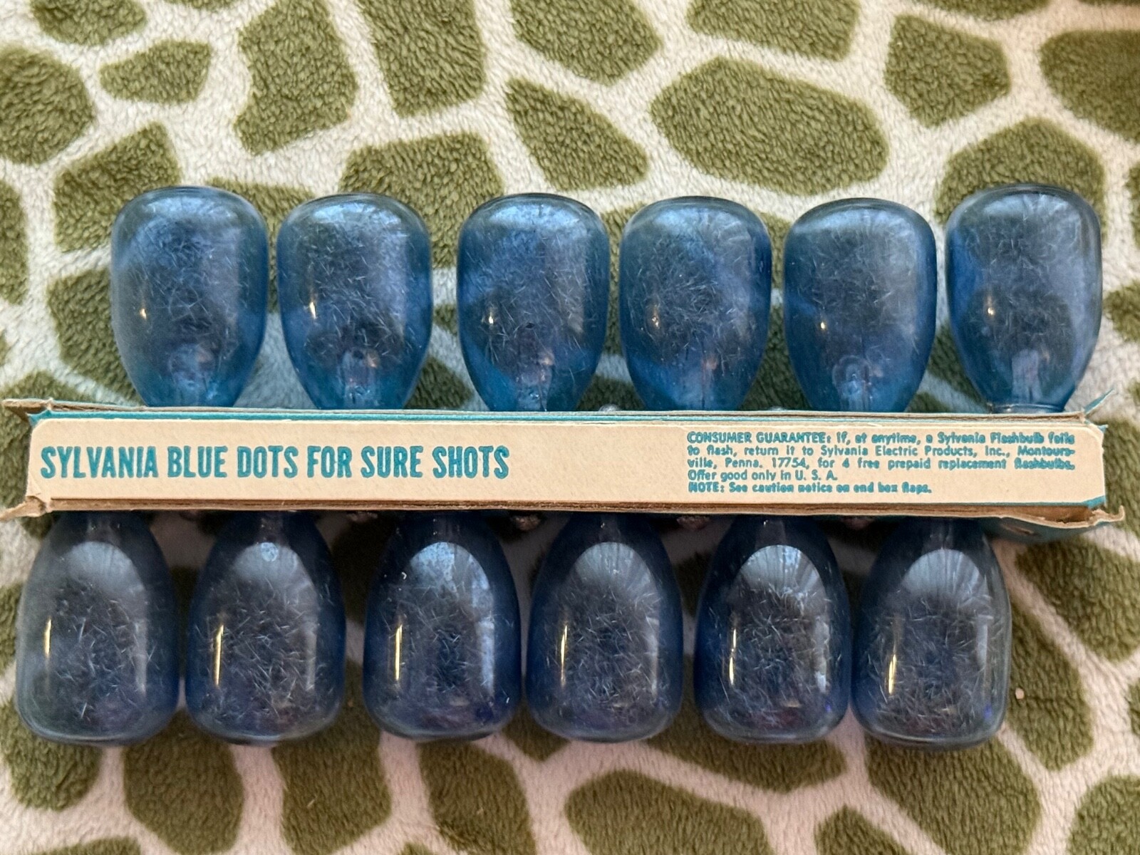 Vintage * Sylvania M3B Blue Dot Flashbulbs * NOS Box of 12 Blue Bulbs