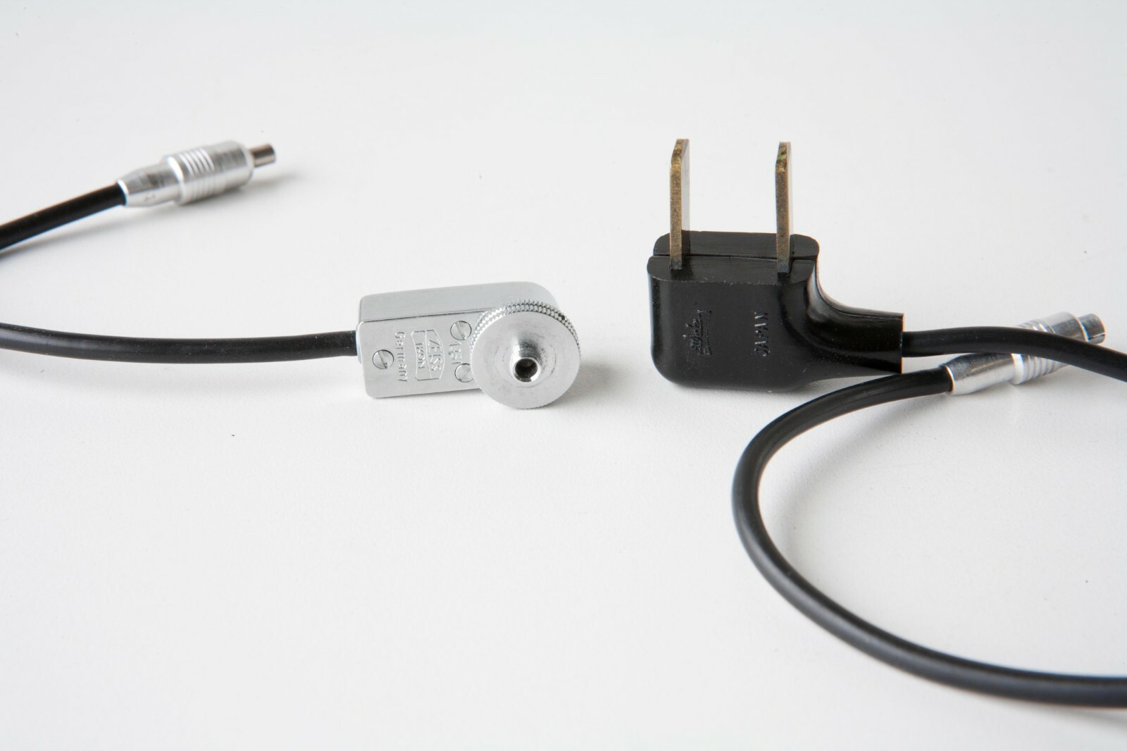 Zeiss Ikon Contax Sync Cord Adapter w/ Walz Household Two Prong Plug Flash Cord