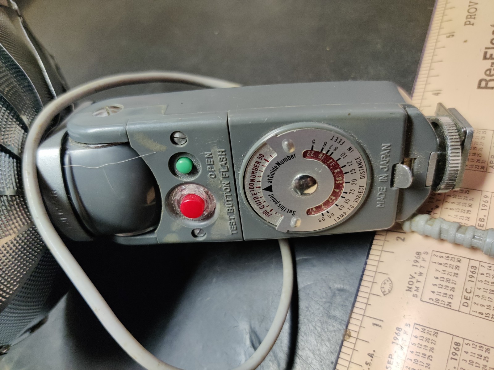 Honeywell Tilt-A-Mite Collapsible Flash Unit Vintage, Untested
