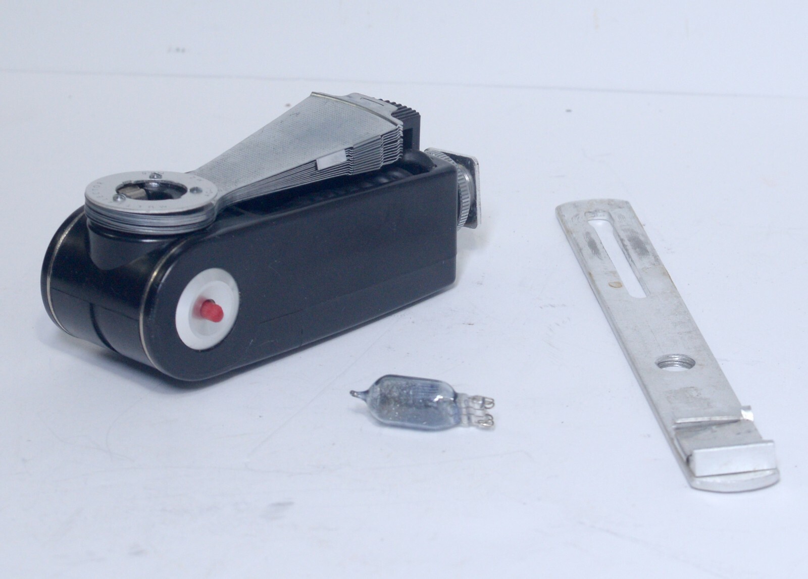 SEARS Flash Unit with Bulb Reflector and Brracket Vintage Photo Accessory
