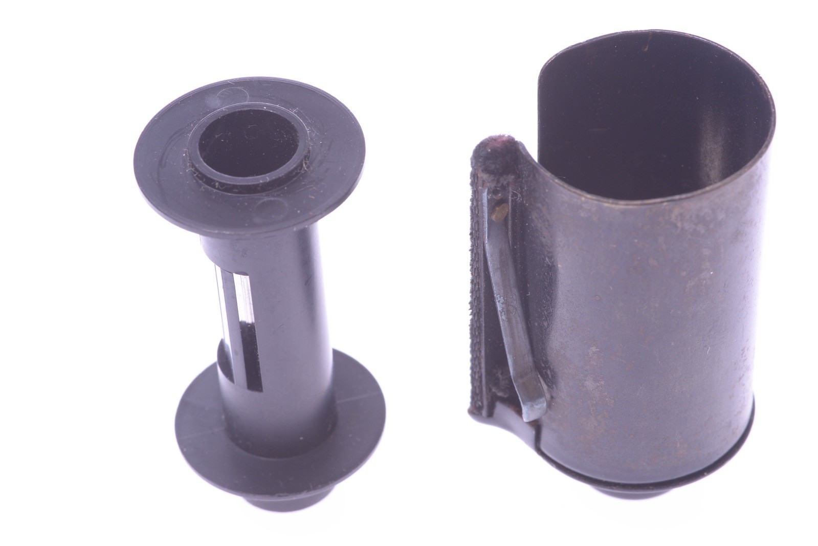 ✅ ROBOT T CAMERA 35MM OUTER SHELL PART BULK FILM MAGAZINE CANISTER W/ SPOOL