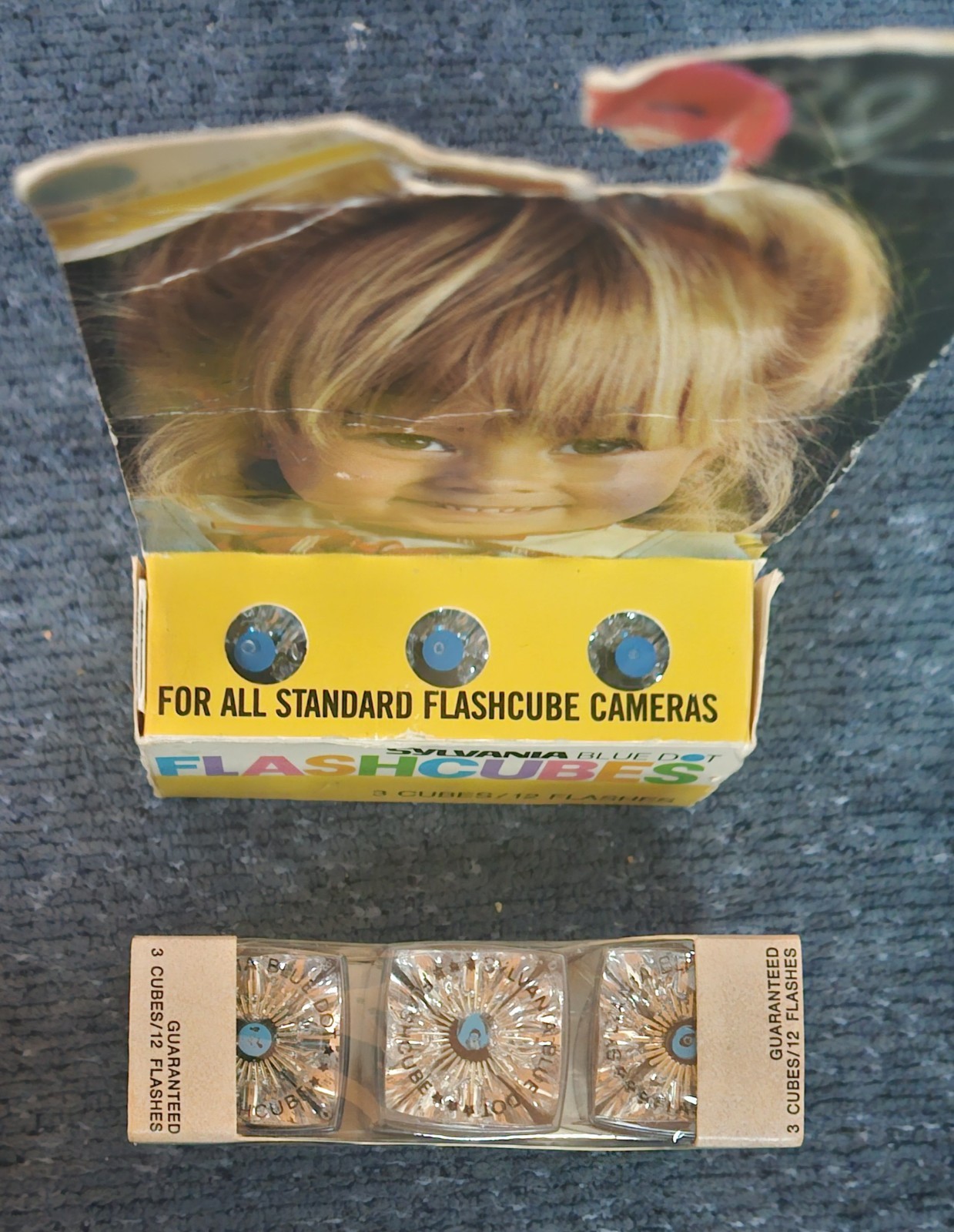 11 Flashcubes Sylvania Blue Dot Camera Flash Cubes New Old Stock