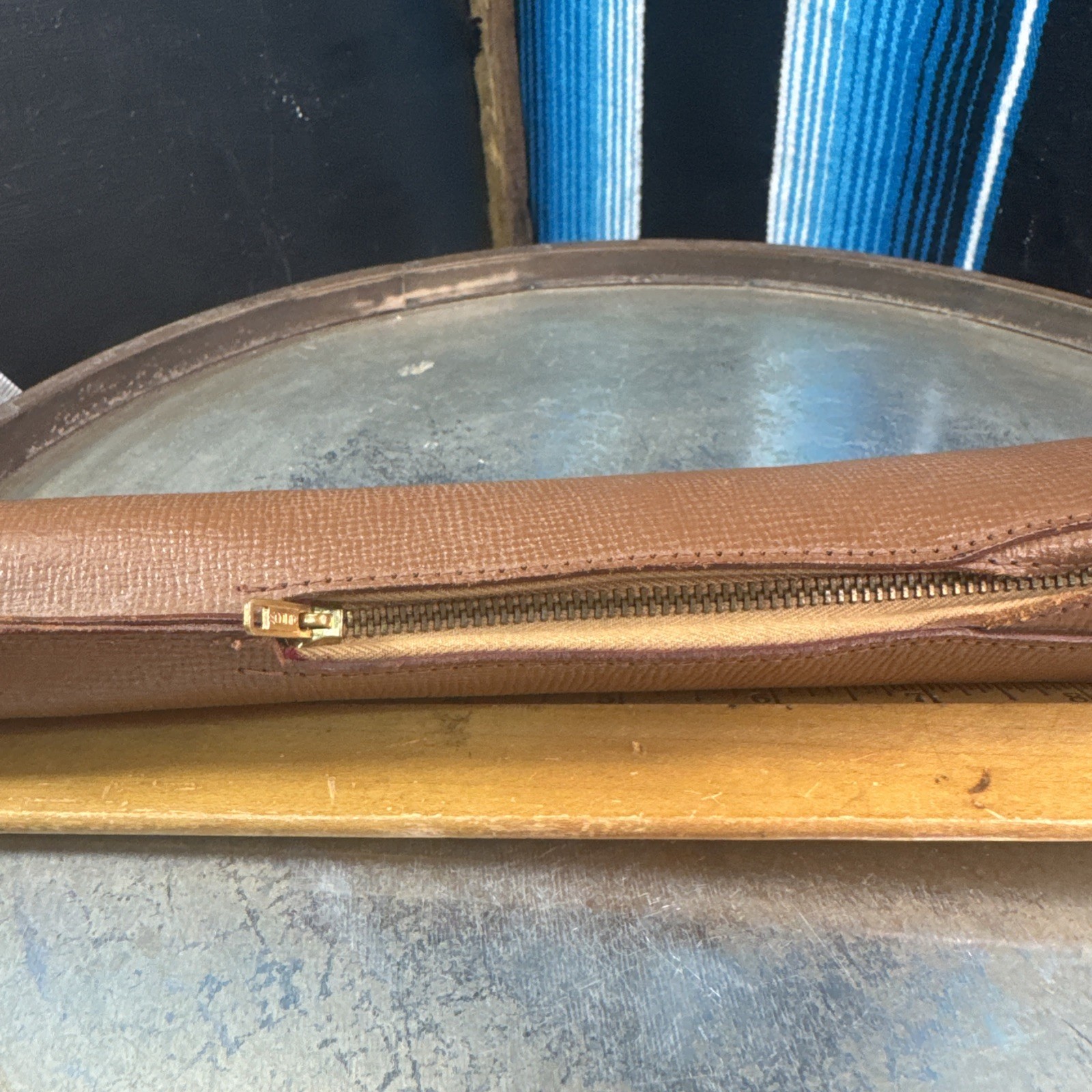 Vintage Avigo Tripod Leather Case-Great Shape, Fully Functional Zipper