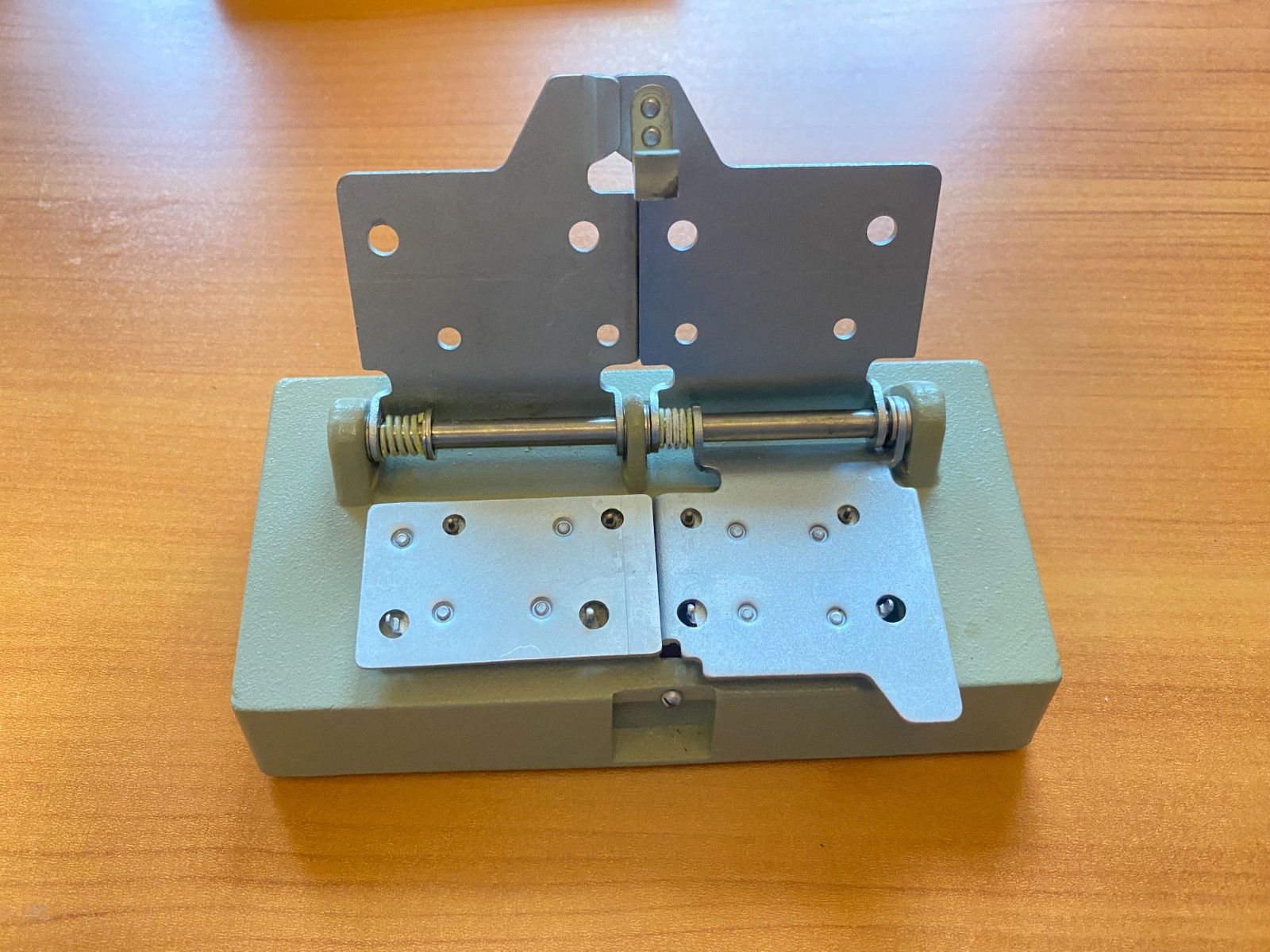 MPP-4 Universal press for splicing amateur films 8-16 mm and super-8. USSR.