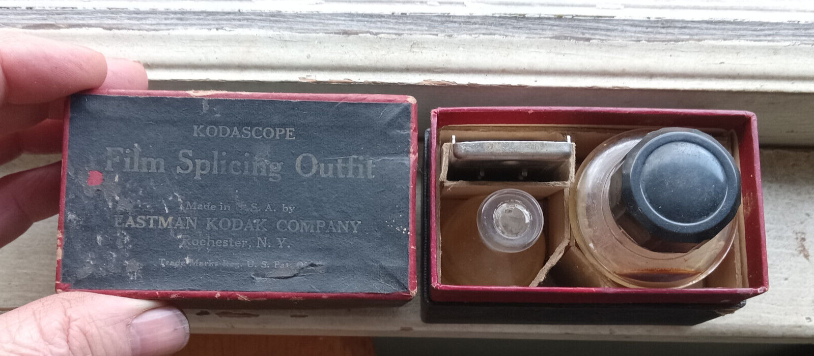 KODASCOPE FILM SPLICING OUTFIT EASTMAN KODAK CO BOTTLES ETC IN ORIGINAL BOX