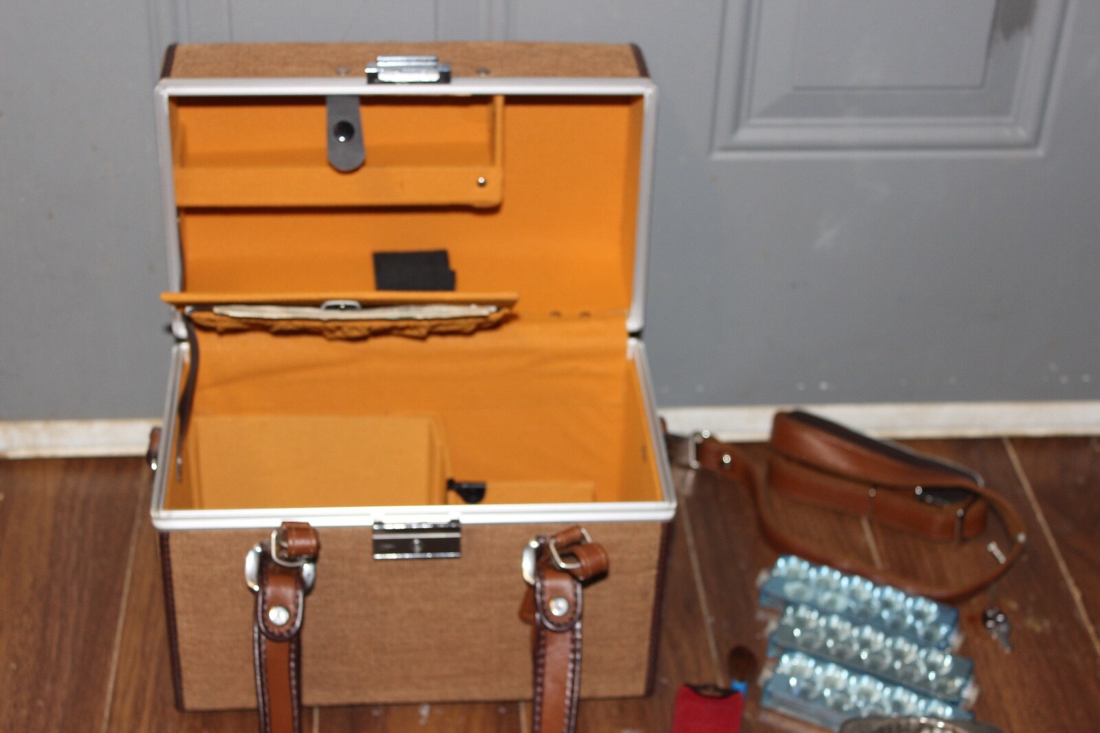 Tower Triple Lens 8MM Camera Model #T-185 & Sylvania Sun Gun Light With Case