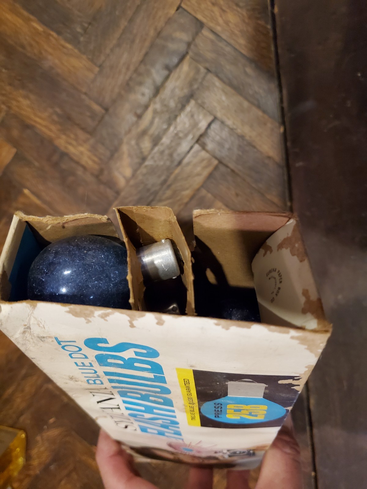 11 Vintage Sylvania Blue Dot Flash Bulbs Press 25B Flashbulbs For Camera