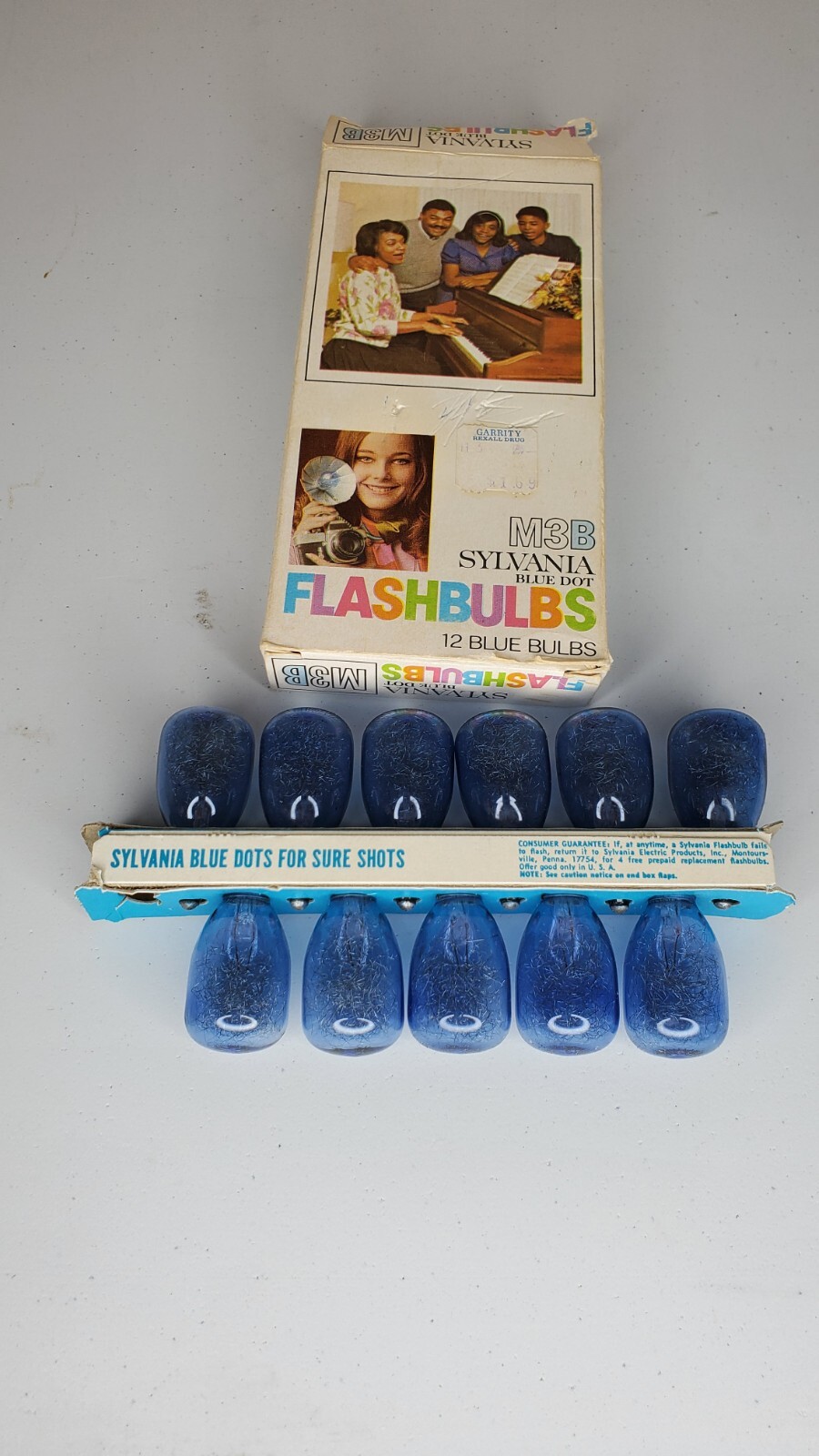 Vintage Sylvania Blue Dot Flashbulbs M3B 11 Bulbs Kodak flash bulbs