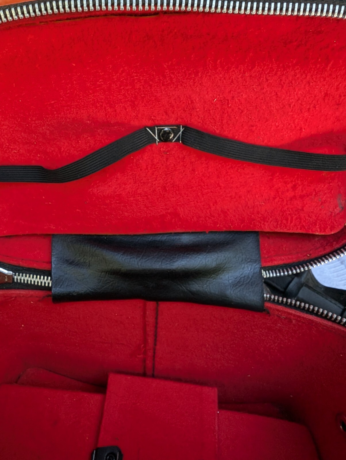 Vintage Leather Hard Camera Case Black Made In Hong Kong With Strap Red…
