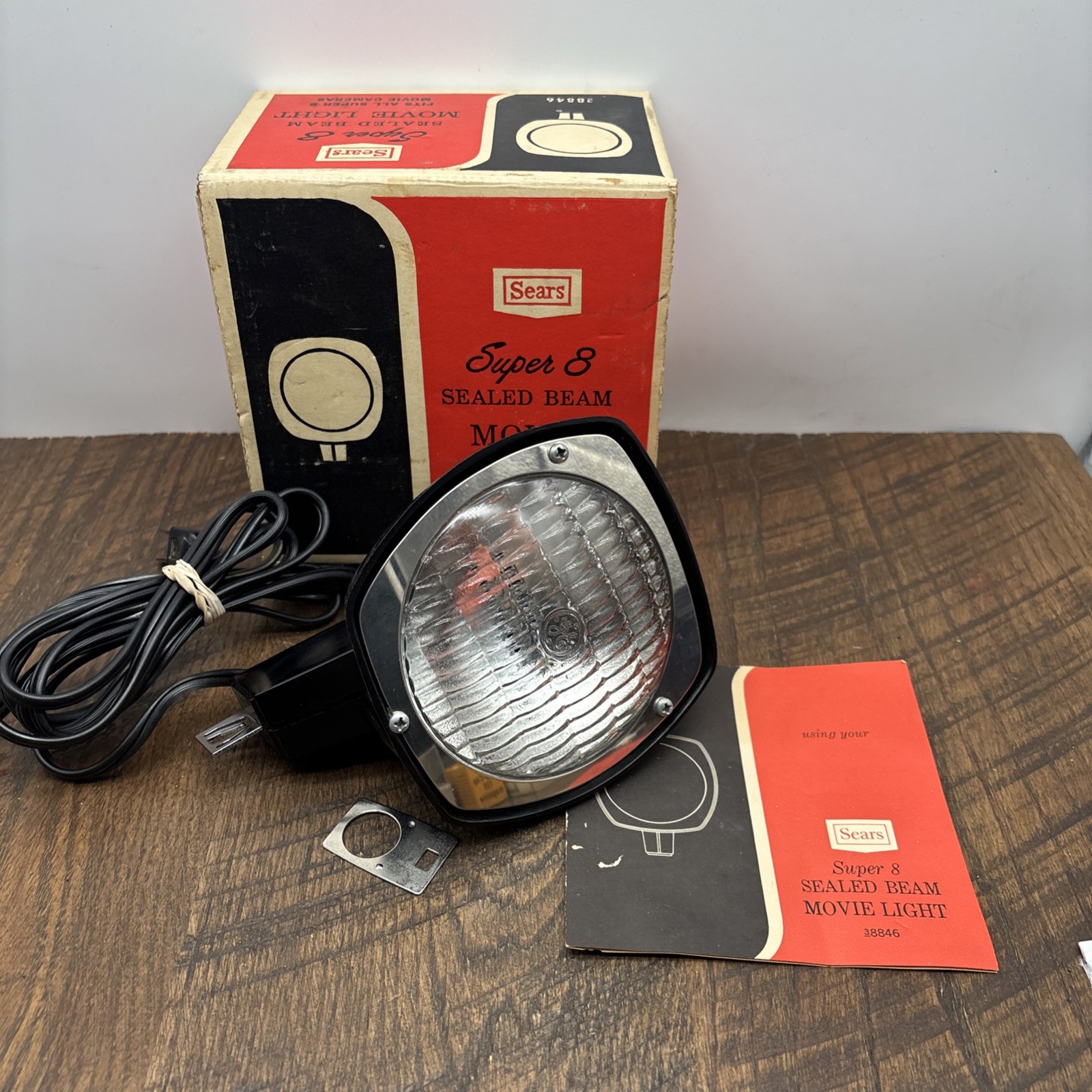 Sears Super 8 Sealed Beam Movie Light Model 8846