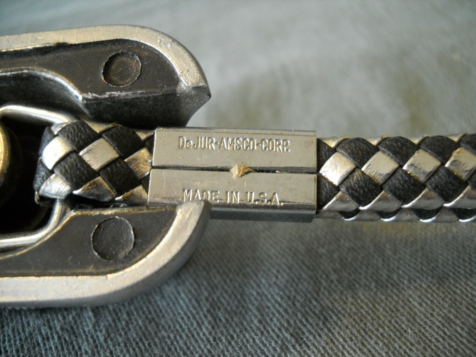 VINTAGE DeJUR AMSCO BRAIDED WRIST CAMERA STRAP 1/4″ TRIPOD MOUNT WITH HANDLE