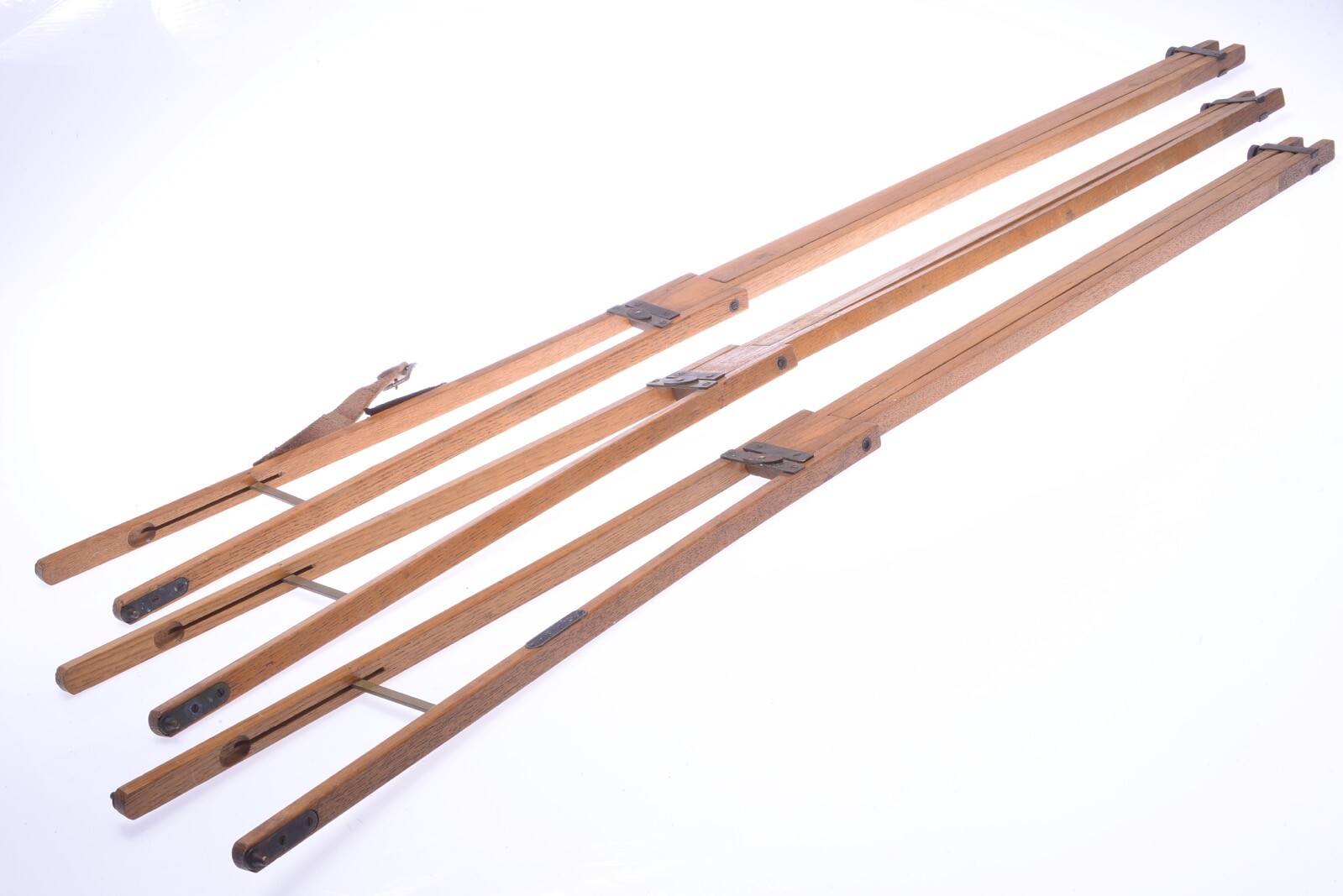 ✅ HOUGHTON ANTIQUE WOOD TRIPOD 141CM, 55.5″ FIELD VIEW CAMERAS