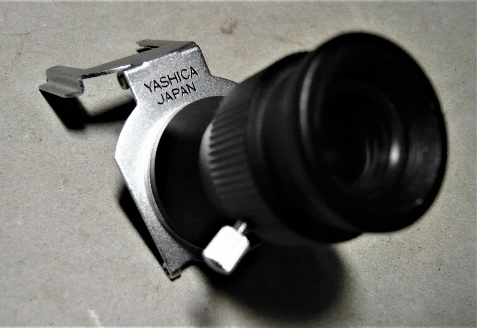 Yashica Genuine Viewfinder Accessory Adjustable Magnifier for 35mm SLR Cameras