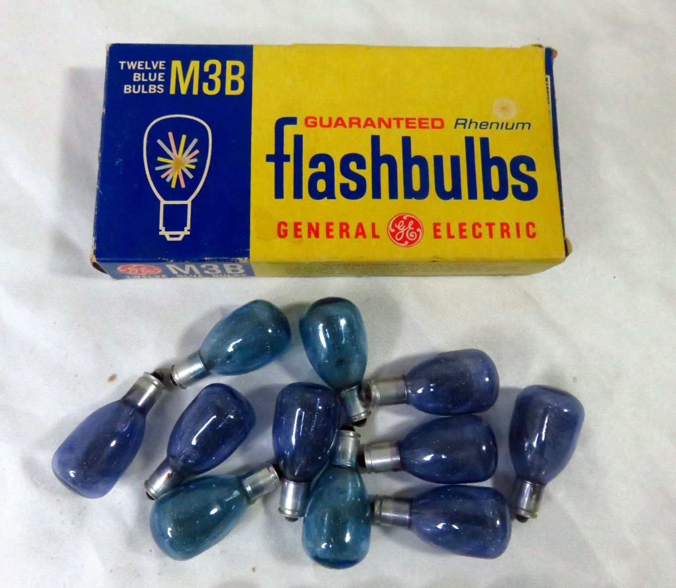 LOT OF 21 vtg Flash Bulbs – GE M3 + M3B w/ boxes