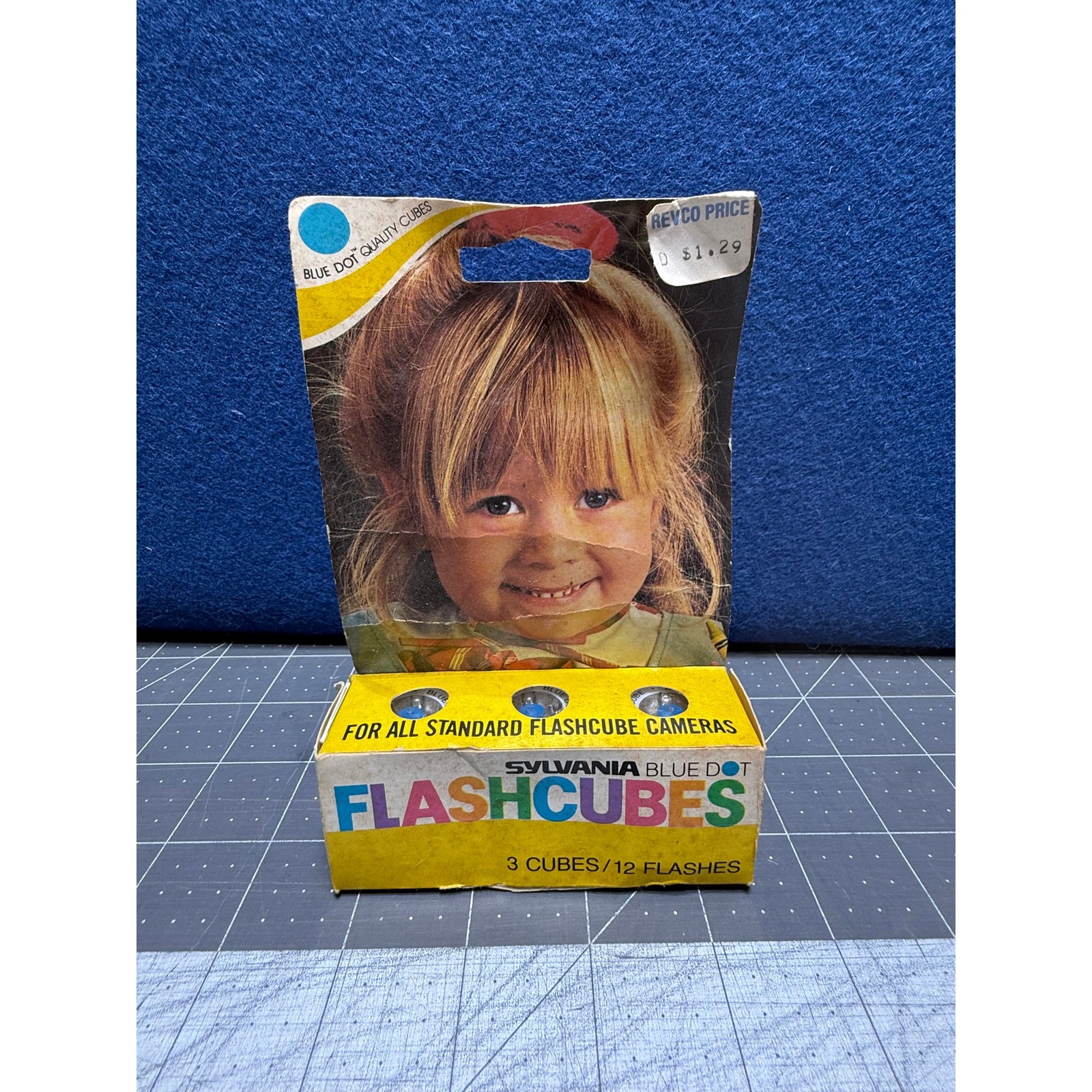Vintage Sylvania Flashcubes Set of 3 Blue Dot 1977 Packaging Appears Dirty