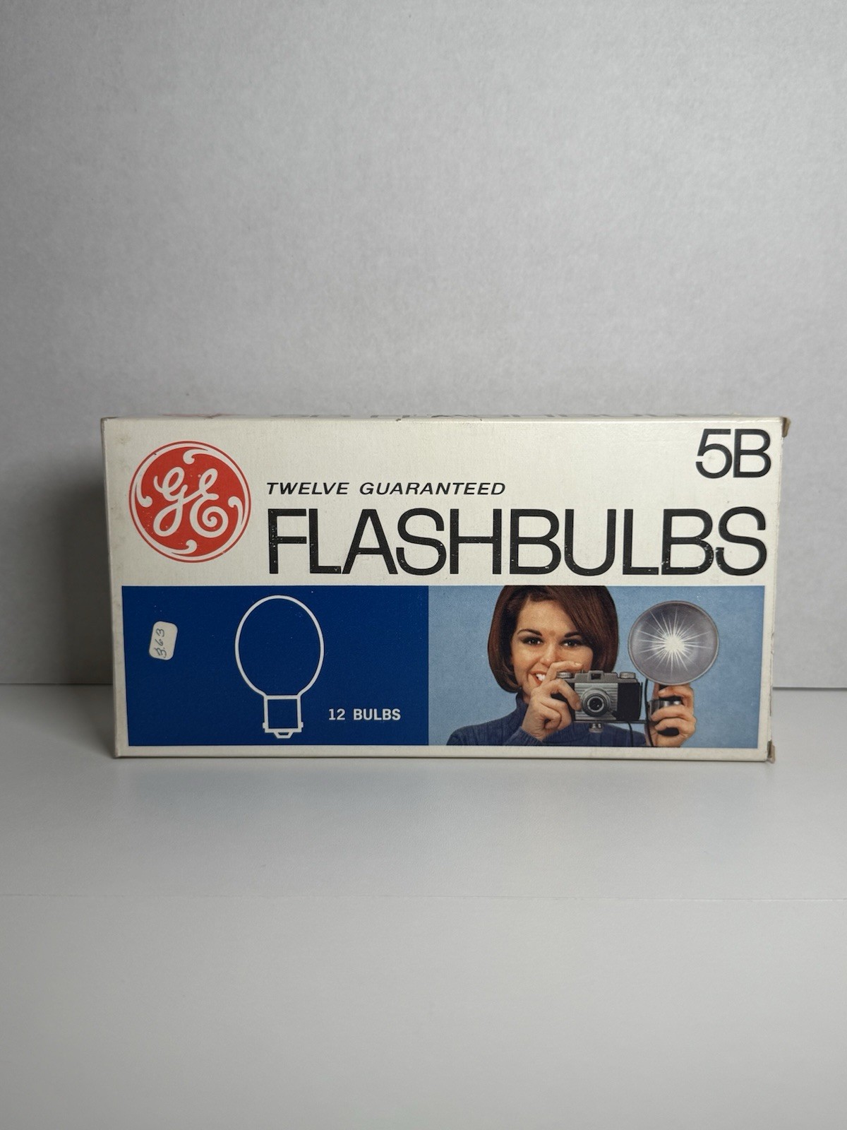 Vintage General Electric GE 5B Flash Bulbs For Camera Blue Box of 12 Unused