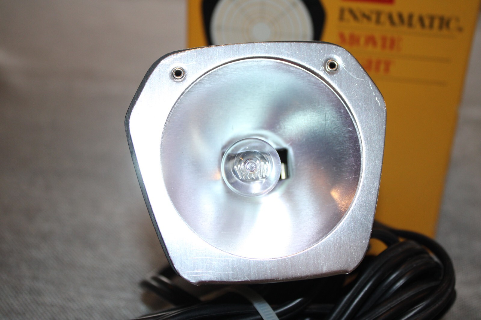 Vintage Kodak Instamatic Movie Light Model 2 No. D376 – w/ Original Box – Tested