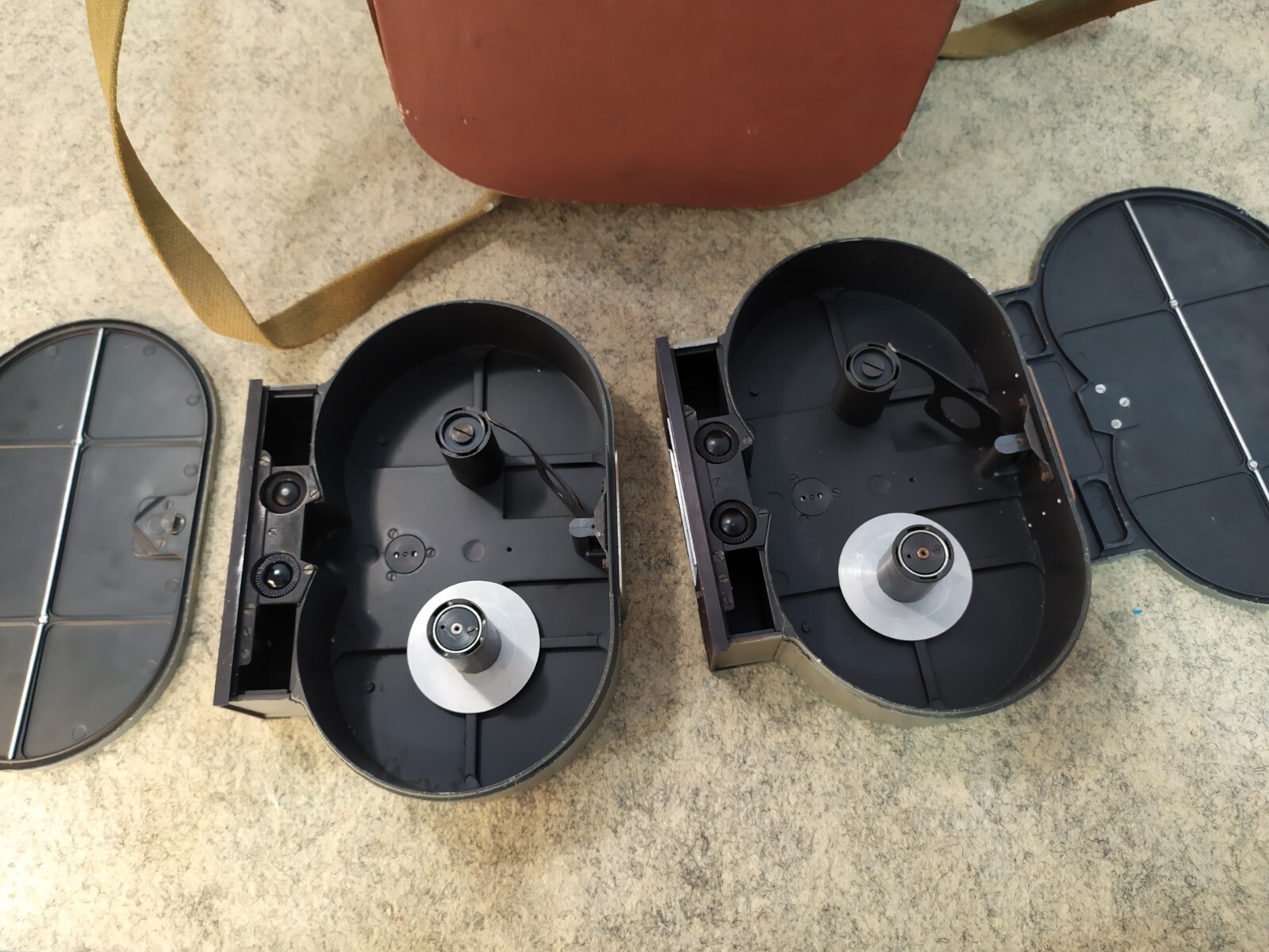 2 x Konvas Cassettes 35mm. film back holder 60m
