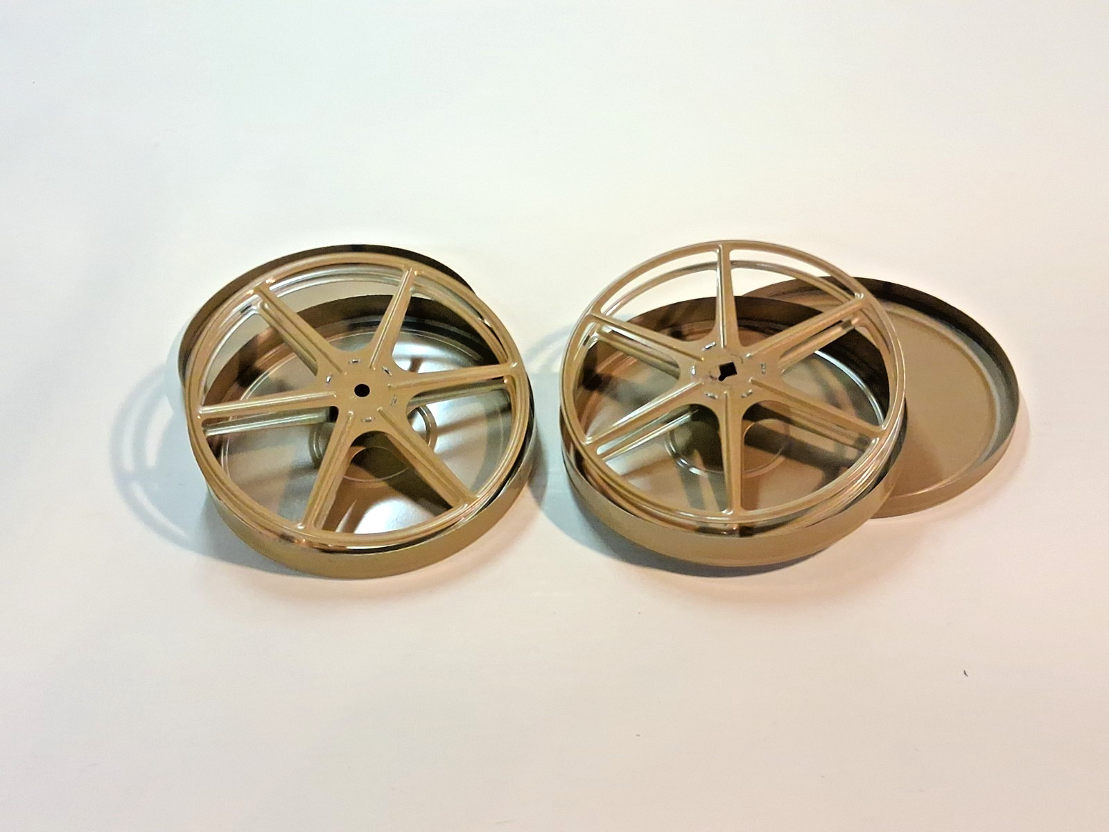 Set of (2) 16mm Metal Film Reels & Matching Metal Cans – 7″ / 400ft