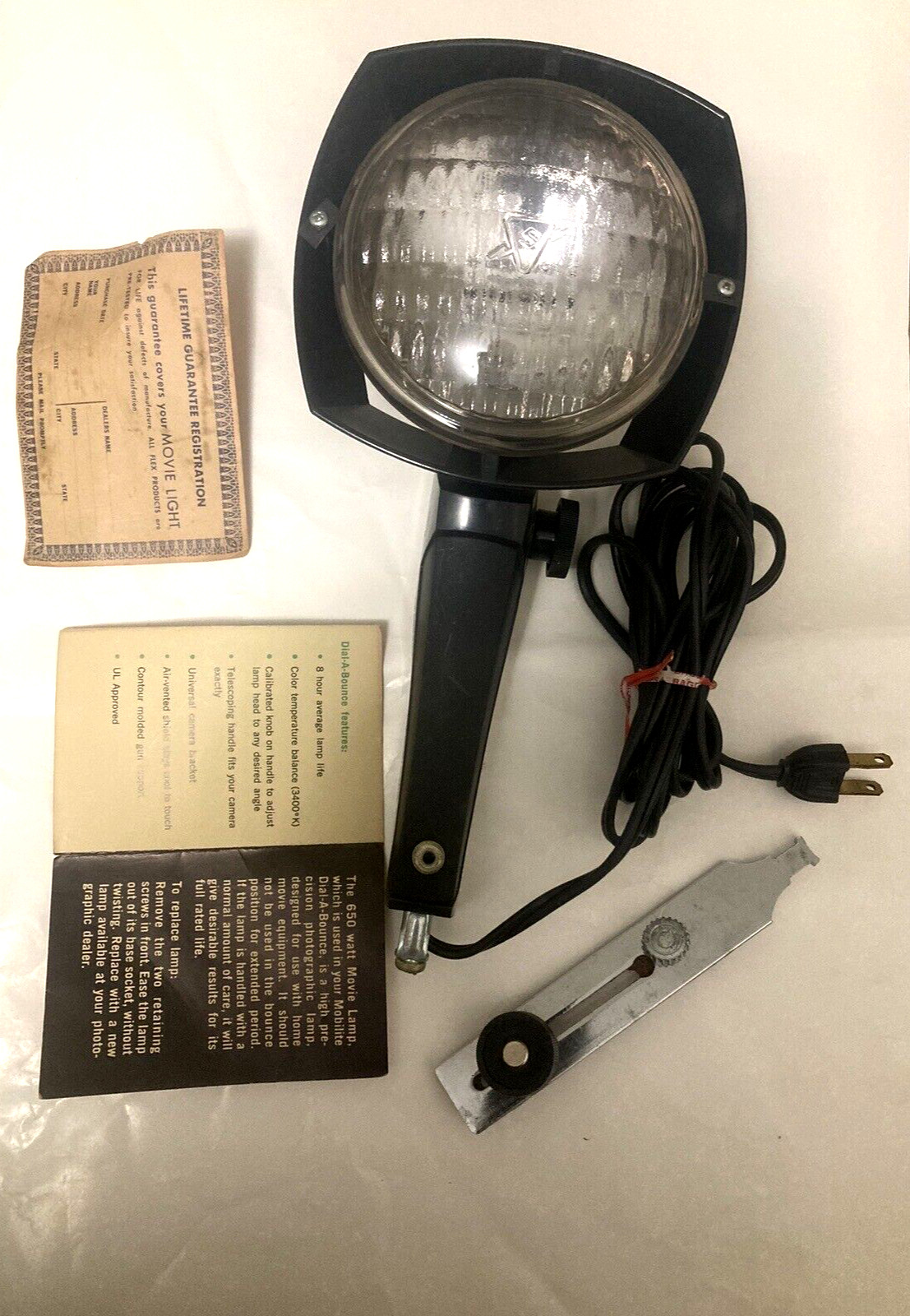 Vintage Sylvania Dial-A-Bounce 8mm Super 8 Movie Camera Light 110 and 220V WORKS