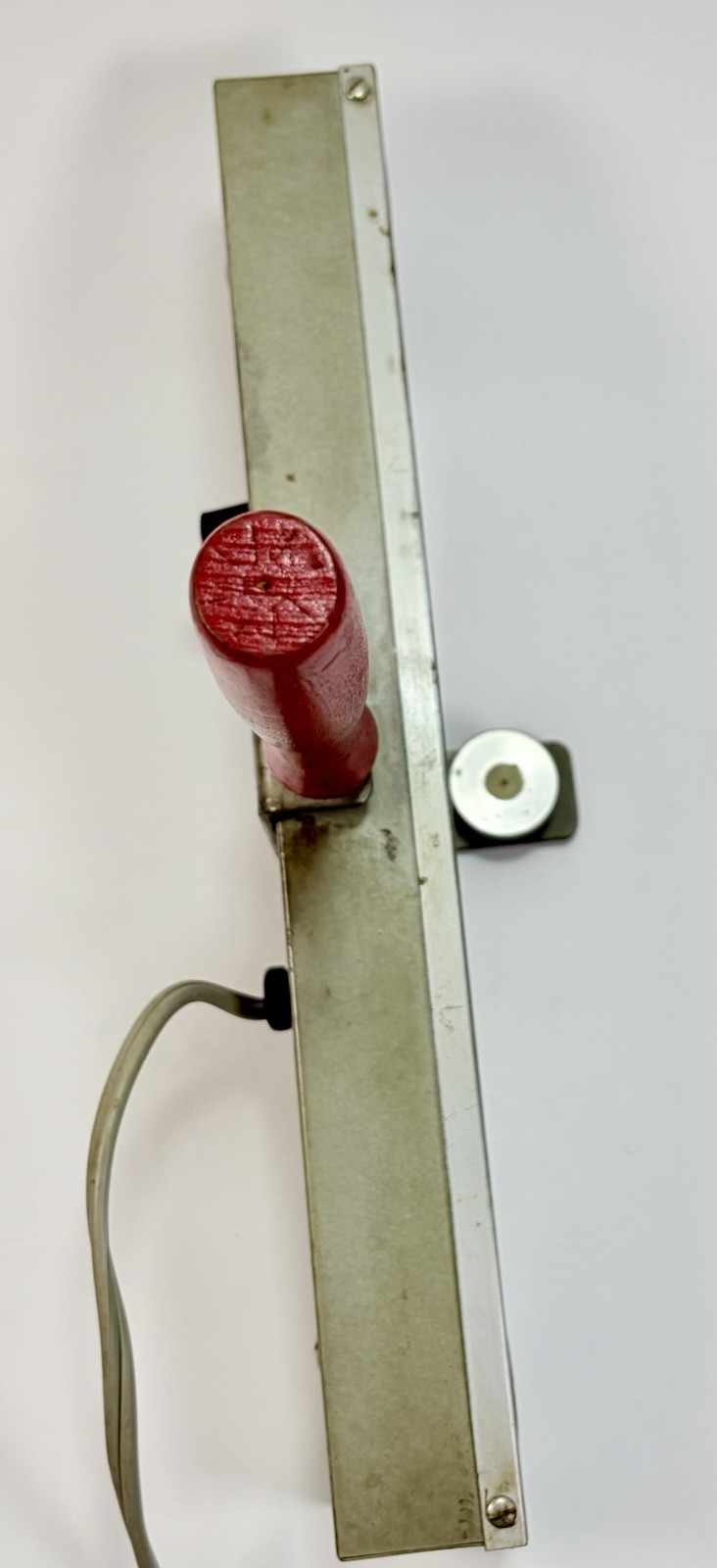 Vintage Holiday Cat. 2200 Movie Camera Light Bar Dual Lamp Red Handle Tested