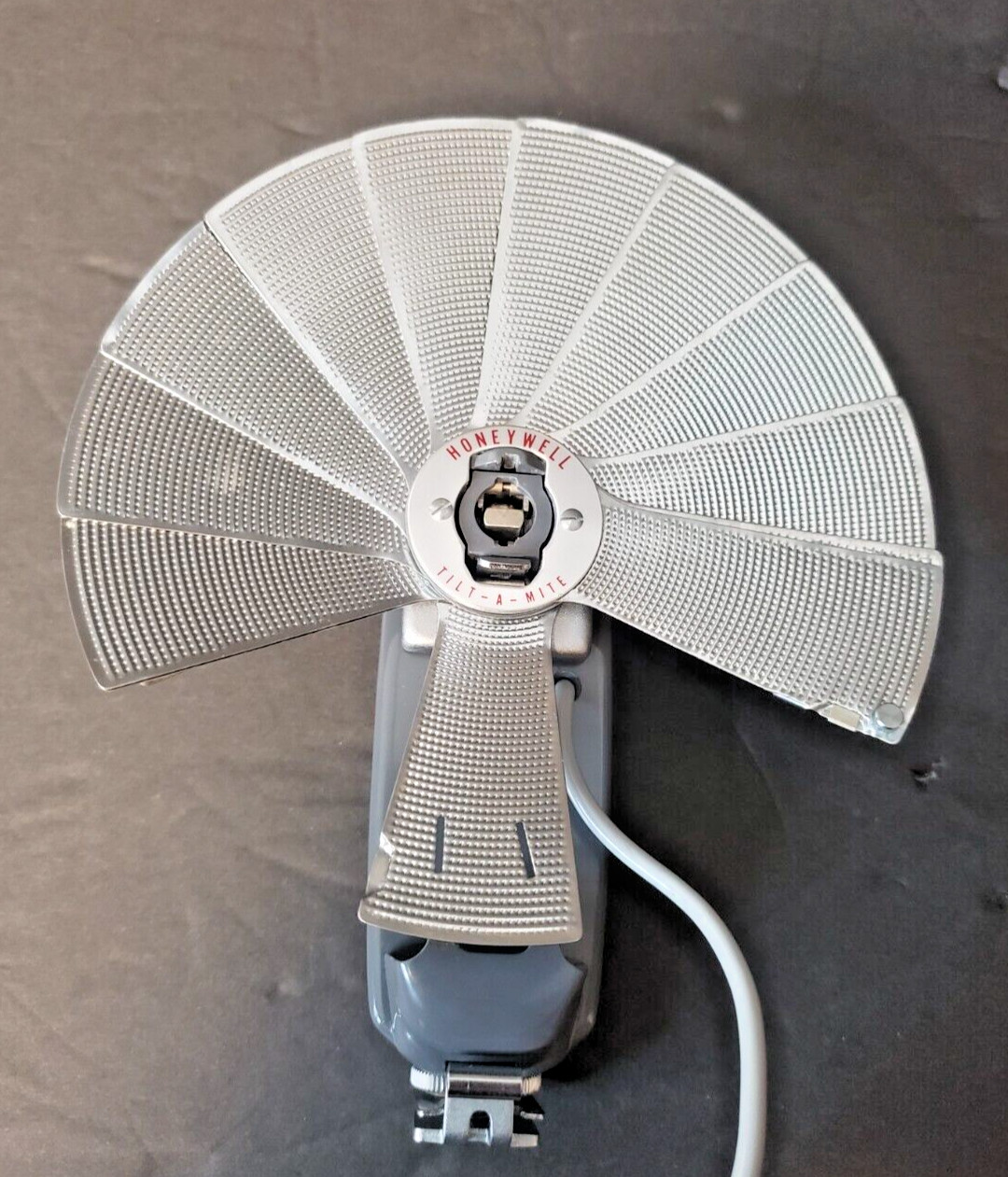 Honeywell Tilt-A-Mite Camera Collapsible Fan Style Flash Unit & Case Japan VTG