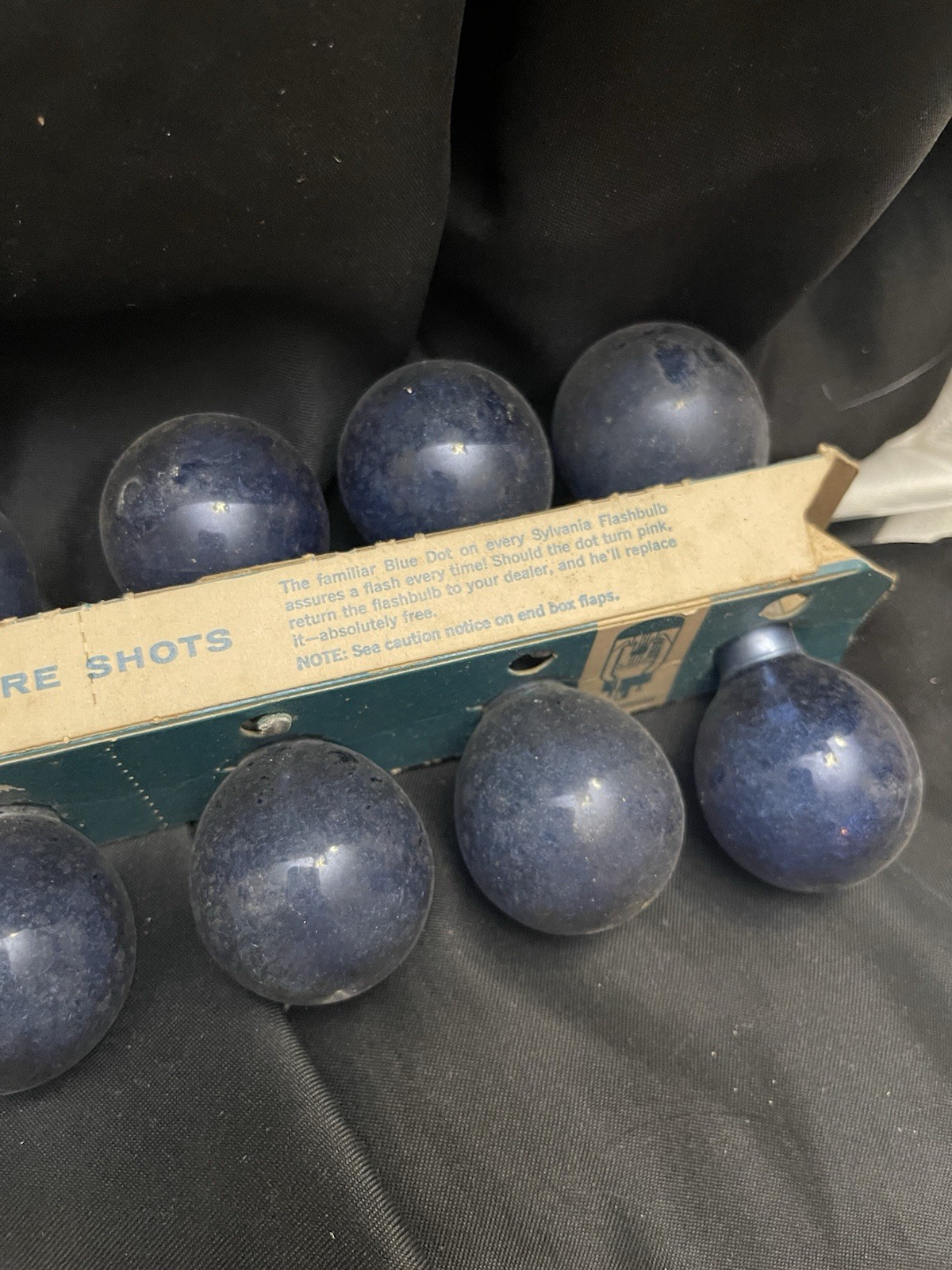 Vintage Sylvania Flashbulbs Blue Dot Press 25B Box w/ Blue Bulbs c1960s