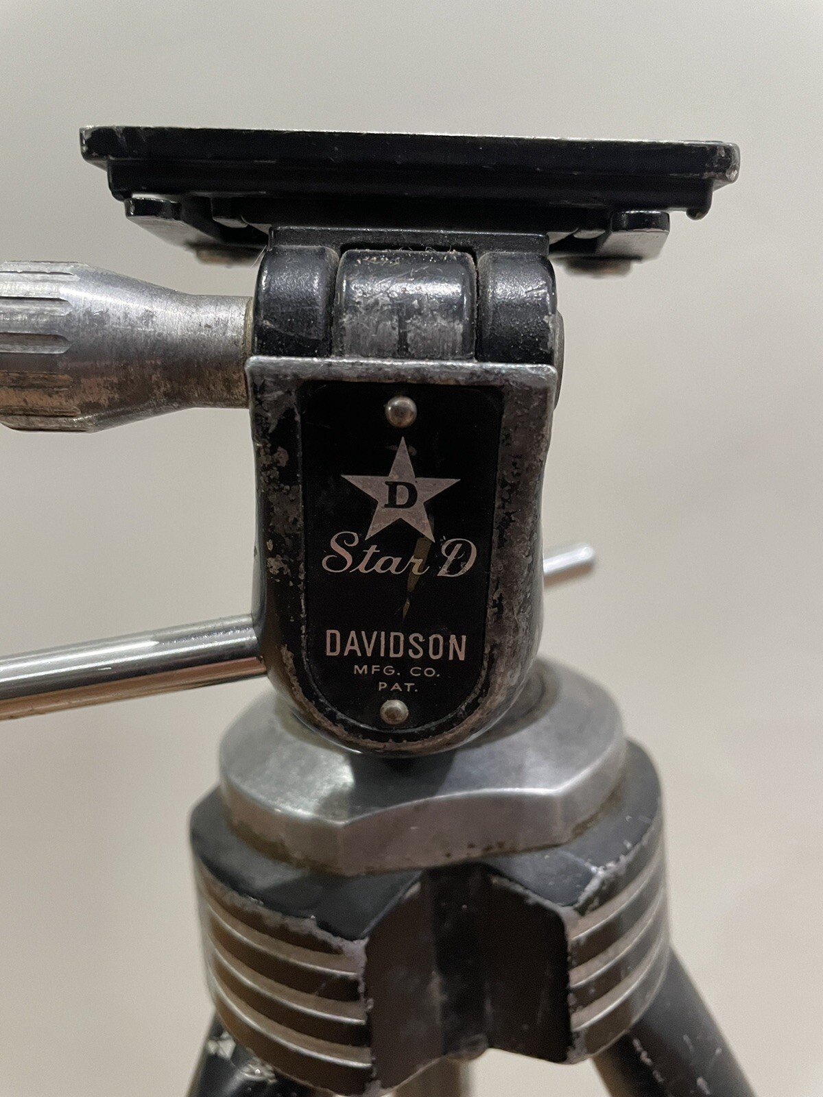 Vintage Davidson Star D Aluminum Tripod Black Telescoping NL